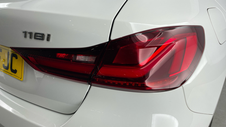 BMW 1 Series 118i [136] Sport 5dr Step Auto [Live Cockpit Pro] Petrol Hatchback